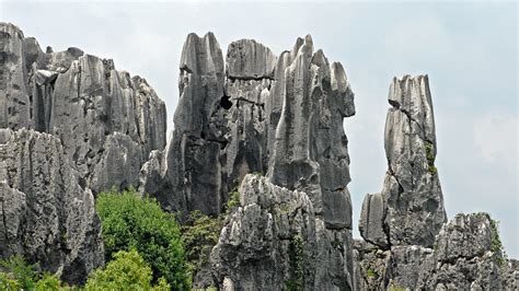 Tianbuting Rock Formation: An Ancient Wonder and Hiking Paradise Awaits!