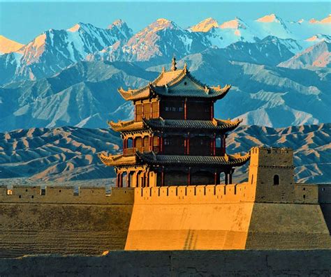 Jiayuguan Fort: Ancient Fortress and Gateway to the Silk Road Awaits!