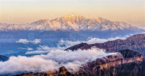 Minya Konka Glacier and Snow Mountain Offer Breathtaking Views of Pristine Nature!